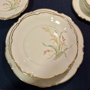 Hutschenreuther “Sylvia” Dessert Plates (Set of 2) – Gold Trim, Bavaria Germany